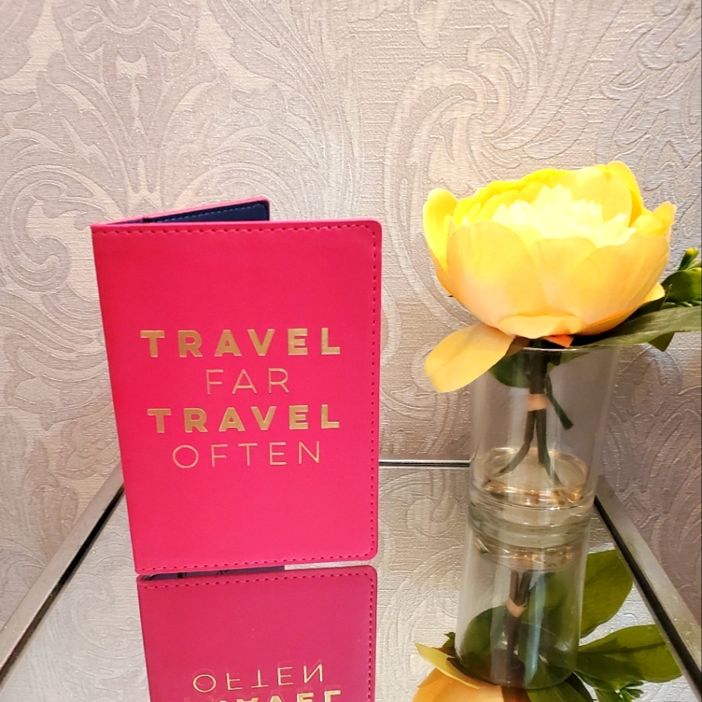 5/$25NWOT⚡Passport Cover